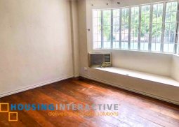 timeless 3-storey, 3-bedroom townhouse with balcony for sale in new manila