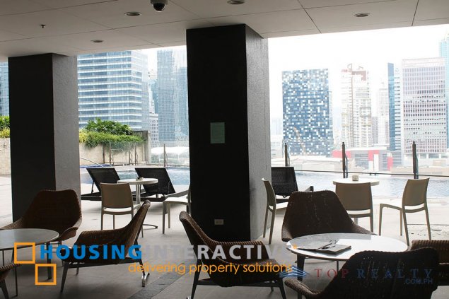 for rent -studio in icon plaza
