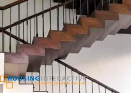 modern 3-storey, 3-bedroom house for sale in portofino south