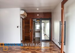 grand 3-storey, 4-bedroom house for sale in southland enclave