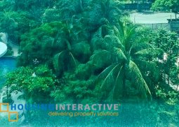 bare 3-bedroom unit with parking for rent in two roxas triangle