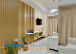 for rent -brand new 1br unit with balcony in uptown parksuites