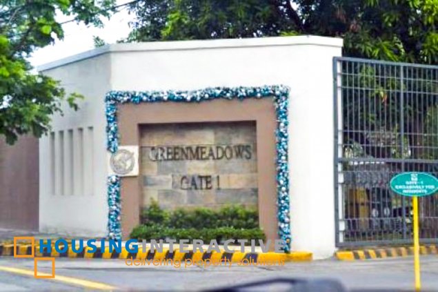 grand 2-storey, 6-bedroom house for sale in greenmeadows