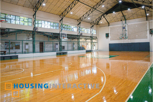 grand 2-storey, 6-bedroom house for sale in greenmeadows