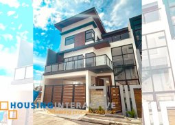 grand 3-storey, 6-bedroom house with balcony for sale in greenwoods executive village