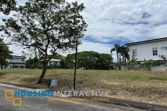 grand 3-storey, 7-bedroom corner house for sale in ayala southvale sonera