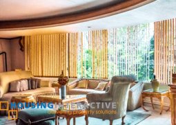 grand 2-storey, 6-bedroom house for sale in corinthian gardens