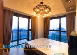 for rent-2br unit in uptown ritz