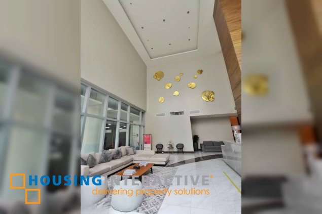 fully furnished studio unit with parking for rent in royalton