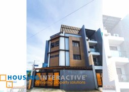 for sale - townhouse with roof deck in quezon city