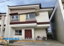for sale - house & lot near commonwealth qc