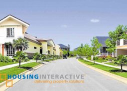 prime lot for sale in acropolis loyola