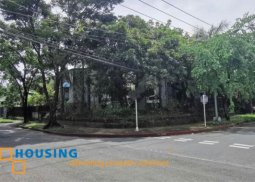 corner lot with old house for sale in dasmarinas village