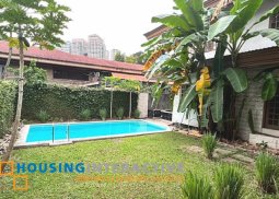 classic 2-storey, 4-bedroom house with pool for sale in valle verde