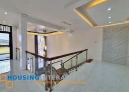 grand 2-storey, 5-bedroom house with balcony for sale in monteverde royale