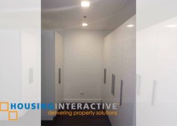 for sale -2br corner unit in east gallery place