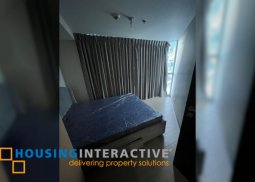 2br condo for lease in uptown parksuites