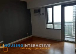 for rent -1br unit at the grove by rockwell