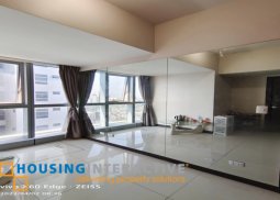 for rent 2br - uptown parksuites