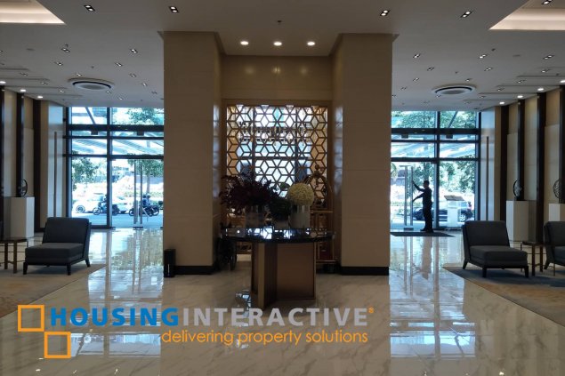 for rent 2br corner unit - uptown ritz residences