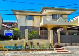 for lease 2-storey house in alabang 400