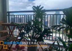 spacious unit in the heart of financial business district in taguig