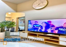 1br fully furnished unit for rent in uptown parksuites