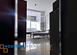 for sale studio unit in the stratosphere