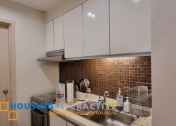 a fancy 1br unit in icon residences