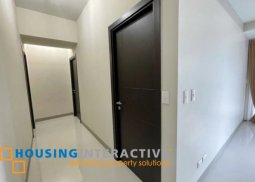 a 1br unit in uptown parksuites