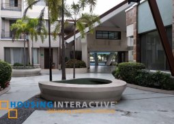 a 3br corner unit for rent/sale in valled verde 7