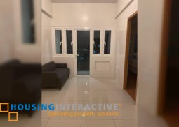 a 1br unit with balcony for rent in madison park west