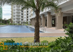 penthouse unit with balcony for sale in atherton paranaque