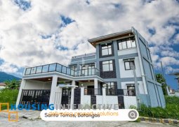 3 storey house and lot for sale with balcony in batangas