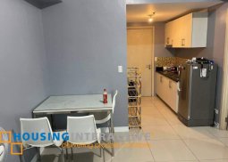 a 1br loft type unit for lease in jazz residences