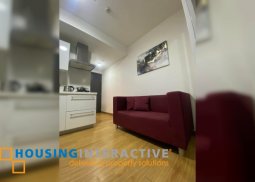 a 1br unit with balcony for lease in acqua private residences