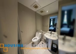 a 1br unit with balcony for lease in gramercy residences