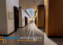 a 1br unit with balcony for lease in solstice tower