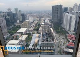 a 3br unit for lease in the suites