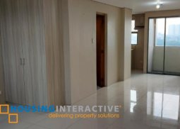 a studio unit with balcony for lease in the tower at emerald square