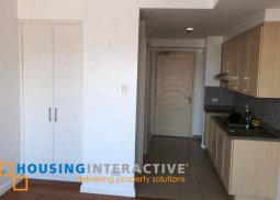 for lease studio - one rockwell