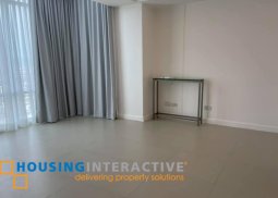 penthouse for rent with maidsroom and balcony