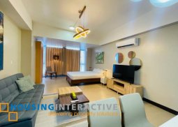 large studio unit for lease in three central