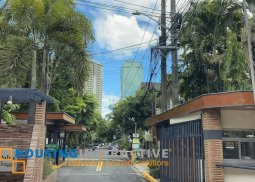 3br renovated townhouse for sale in palm village, makati