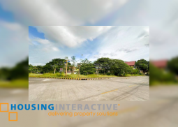 corner lot for sale in capitol homes