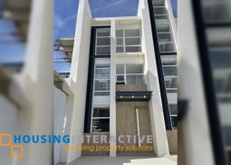 townhouse for sale in mahogany place 3