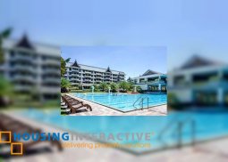 1br unit with balcony for sale in royal palm residences