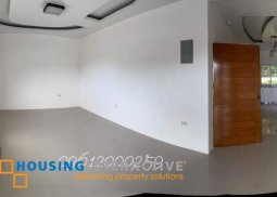 house &lot with own swimming pool for sale in valencia