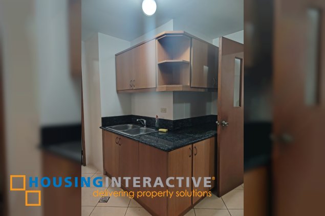 semi-furnished 3br unit for lease in paseo parkview suites