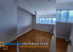 2br loft type unit with parking for sale in one rockwell west